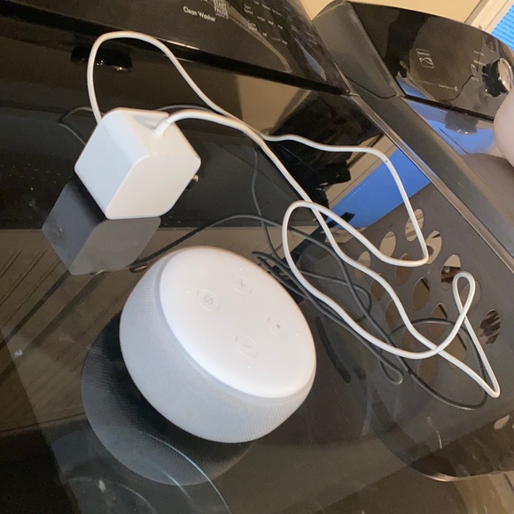 Alexa Dot - Picture 1 of 1